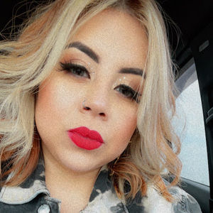 Meet your Posher, Yesenia